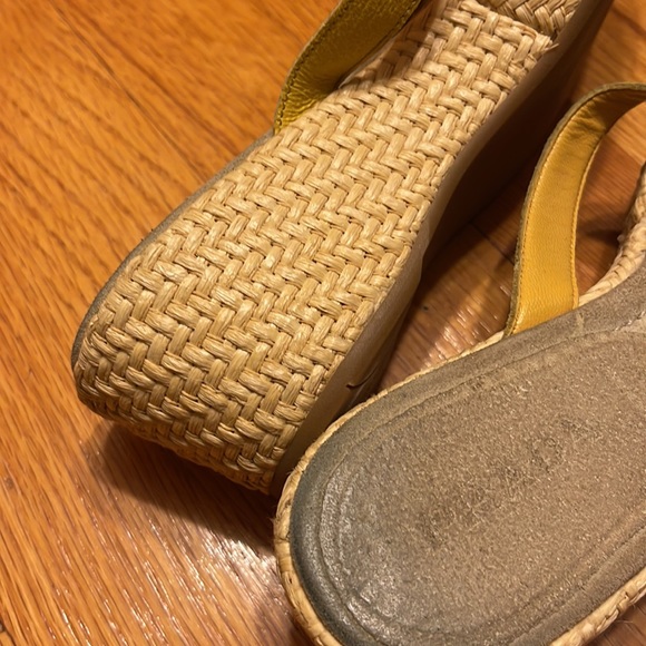 Prada sandals! - Picture 3 of 4